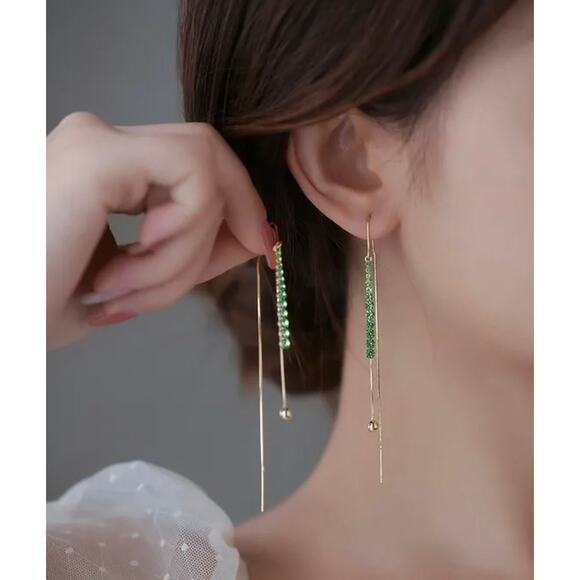Boutique Simple Green Crystals on Chain Dangle Earrings NEW Minimal Dainty Gift - Picture 2 of 4